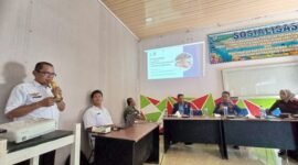 Kepala Bidang Tangkap DKP Lampung dalam acara sosialisasi kebijakan pengelolaan benih bening lobster (BBL) yang dipusatkan di gedung STIT Multazam, Pekon Rawas, Kecamatan Pesisir Tengah, Kabupaten Pesisir Barat (Pesbar) 