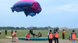 Penerjun Payung Lampung Bernanda Fransiska berhasil menyumbangkan medali emas pada PON XXI Aceh-Sumut 2024. (Ist/NK)