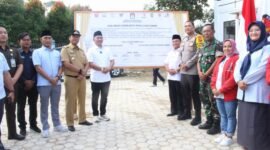 KPU Lampung Barat melakukan penandatanganan kesepakatan kampanye damai. (Iwan/Nk)