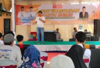 Calon Wakil Bupati Tubaba Nadirsyah saat memberikan sambutan pada kegiatan konsolidasi Partai Buruh untuk memenangkan pasangan Novriwan Jaya-Nadirsyah (NoNa) pada Pilkada Tubaba, Gunung Agung, Selasa (24/9/2024). (Arie/Nk)