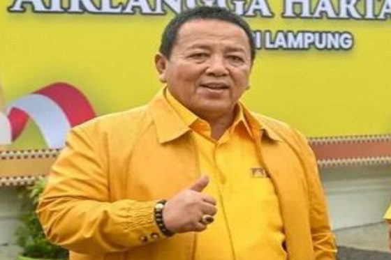 Diketahui, Arinal adalah petahana Gubernur Lampung sekaligus Ketua DPD Partai Golkar yang justru tidak mendapatkan rekomendasi dari DPP Golkar di Jakarta.
