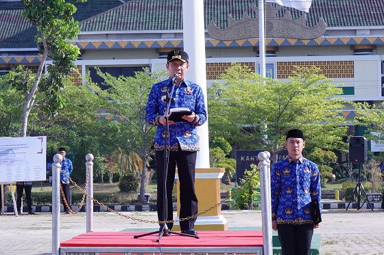 Pj Bupati Pringsewu Marindo Kurniawan yang bertindak sebagai pembina upacara dalam amanatnya mengatakan pada tahun 2024 ini terdapat agenda besar Pemilihan Kepala Daerah, yaitu Pemilihan Gubernur dan Wakil Gubernur, Bupati dan Wakil Bupati, serta Walikota dan Wakil Walikota secara serentak. 