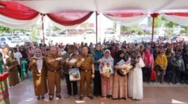 Penjabat Bupati Pringsewu Marindo Kurniawan, saat membuka OP Bersubsidi di  Halaman Pendopo Kabupaten, Selasa (22/10/2024).