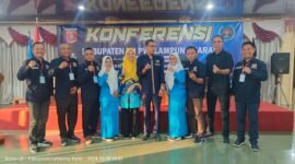 PWI Lampung Barat menggelar Konferkab VII di aula Kagungan kantor bupati setempat, Selasa (8/10). (Ist/Nk)