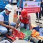 General Manager PT PLN (Persero) Unit Induk Distribusi (UID) Lampung, sedang memastikan Peralatan Pemeliharaaan Alat Pembatas dan Pengukur pada salah satu mitra Pelaksana Pelayanan Teknik pada gelar alat dan pasukan. (Leni/Nk)