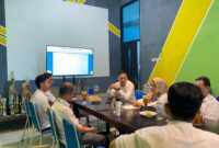 Presentasi dan Diskusi untuk membahas mengenai Daftar Informasi Publik yang dilaksanakan di Ruang Training Center Kamis, Pemkab Pesawaran (10/10/2024).