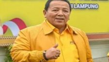 Diketahui, Arinal adalah petahana Gubernur Lampung. Ia  tidak mendapatkan rekomendasi dari DPP Golkar dalam Pilgub Lampung