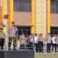 Di hadapan ratusan anggotanya, orang nomor dua di Polres Pringsewu tersebut mengingatkan bahwa setiap anggota Polri wajib memegang teguh sikap netralitas dan tidak terlibat dalam kegiatan politik praktis, termasuk memberikan dukungan terhadap calon kepala daerah mana pun.