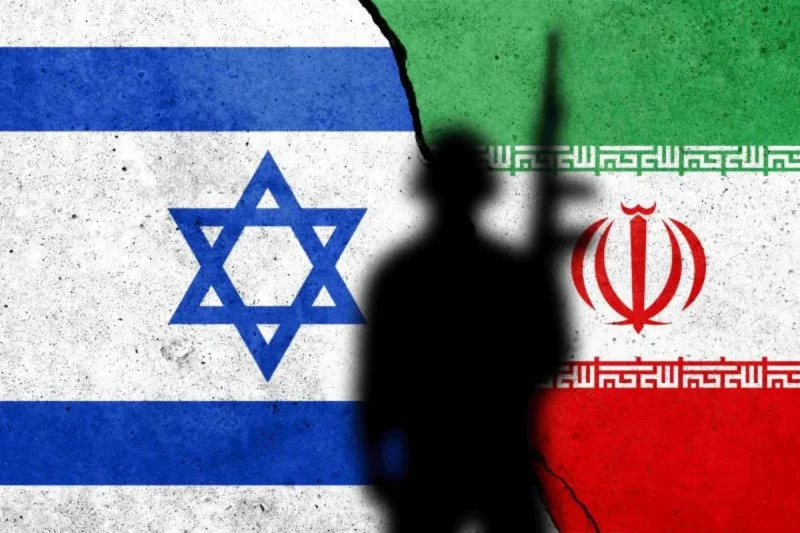 Ilustrasi - Bendera Iran dan bendera Israel. (ANTARA/Shutterstock)