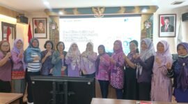 Akademisi Fakultas Hukum Universitas Lampung (Unila), Siti Khoiriyah, dalam dialog publik yang digelar oleh KPU Provinsi Lampung bersama Damar, Sabtu (23/11/2024). (Ist/Nk)