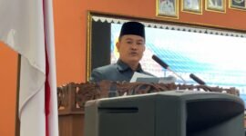 Hendra Gunawan pada Rapat Paripurna Penyampaian Rekomendasi atas LKPJ Bupati Pesawaran Tahun Anggaran 2024, Senin (14/04/2025), Foto: Soheh/NK.