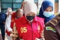 Penahanan Meri Yosefa, tersangka baru kasus korupsi alkes RSUDBM, Kamis (24/4/2025), Foto: Arj/NK.