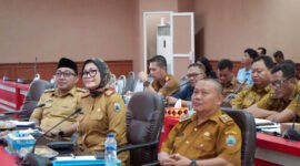 Wabup Lamsel saat mengikuti Raker dan RDP yang digelar secara virtual melalui Zoom Meeting, Rabu (30/4/2025), Foto: Eko/NK.