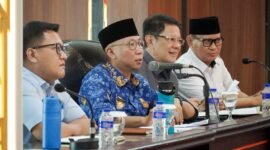 Rahmat Mirzani Djausal saat menetapkan harga ubi kayu di Provinsi Lampung.