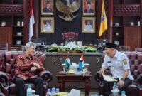 Zuhair Al-Shun (Kiri), Rahmat Mirzani Djausal (Kanan), Foto: Ist.