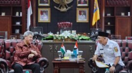 Zuhair Al-Shun (Kiri), Rahmat Mirzani Djausal (Kanan), Foto: Ist.