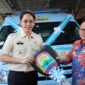 Bupati Lampung Selatan saat menyerahkan hibah mobil samsat keliling, Kamis (8/5/2025), Foto: Eko/NK.