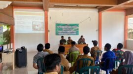 Satgas TMMD saat menggelar penyuluhan terkait kamtibmas dan bahaya narkoba, Selasa (20/5/2025), Foto: Ist.