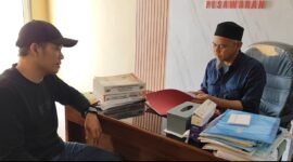 Ketua FOKAL saat berkunjung ke kantor AMP Pesawaran, Selasa (27/5/2025), Foto: Soheh/NK.