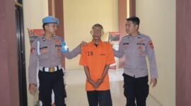 (AS) terduga bandar narkotika saat diamankan Polres Pringsewu, Foto: Reza/NK.