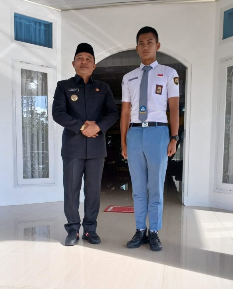 Bupati Lampung Barat, Parosil Mabsus dan Ceandre Rasendrya Zufar, Selasa (17/6/2025), Foto: Iwan/NK.