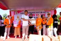 Kegiatan Fun Walk dalam rangka peringatan Hari Ulang Tahun Ikatan Bidan Indonesia (IBI) ke-74 di Komplek Uluan Nughik, Jumat (20/6/2025), Foto: Arie/NK.