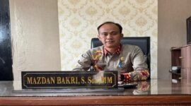 Plt Kepala BKPSDM Lampung Barat, Mazdan Bakri saat ditemui di ruang kerjanya, Selasa (22/7/2025). Foto: Iwan/NK.