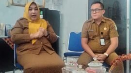 Kadinkes Pesawaran, Media Apriliani saat ditemui di ruangannya, Selasa (29/7/2025). Foto: Soheh/NK.