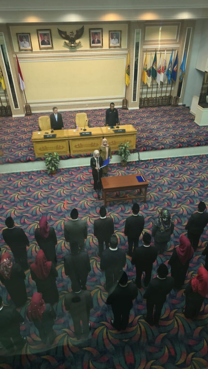 Wagub Lampung, Jihan Nurlela saat melantik pejabat eselon III dan IV, di Balai Keratun Lantai 3, Senin (8/9/2025). Foto: Tauriq/NK.