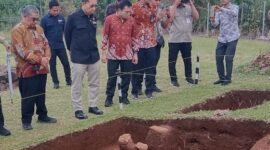 Menteri Kebudayaan RI Fadli Zon mengawali kunjungannya ke Lampung, Jumat (21/11/2025), dengan satu misi besar: memastikan Lampung akhirnya memiliki Balai Pelestarian Kebudayaan (BPK) sendiri. Langkah ini menandai berakhirnya “ketergantungan kultural” Lampung pada BPK Bengkulu, sekaligus membuka babak baru dalam pengelolaan warisan budaya di provinsi ini.