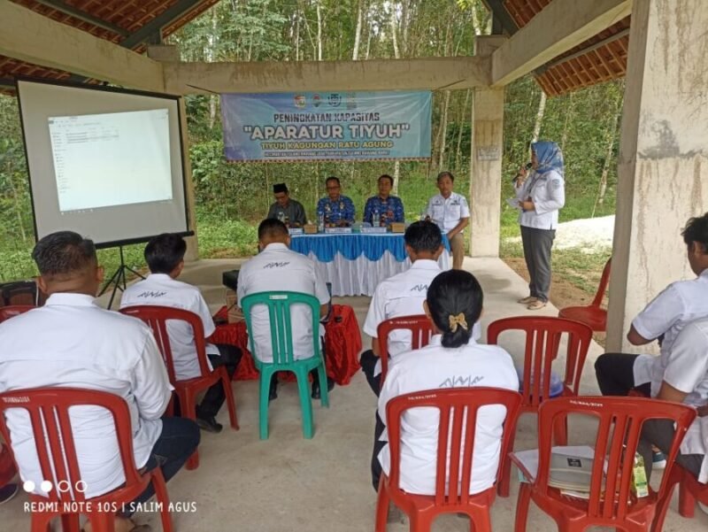 Pemerintah Tiyuh Kagungan Ratu Agung saat menggelar kegiatan Peningkatan Kapasitas Aparatur, Rabu (17/12/2025). Foto: Arie/NK.
