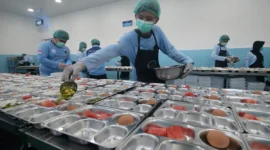 Aktivitas di dapur mitra MBG rentan terjadi pelanggaran SOP. (Foto: ist)